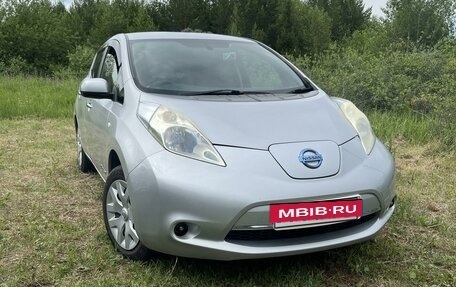 Nissan Leaf I, 2013 год, 890 000 рублей, 2 фотография