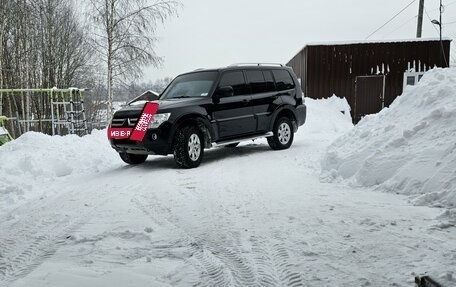 Mitsubishi Pajero IV, 2010 год, 1 950 000 рублей, 3 фотография