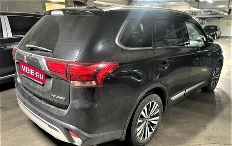 Mitsubishi Outlander III рестайлинг 3, 2019 год, 2 250 000 рублей, 3 фотография