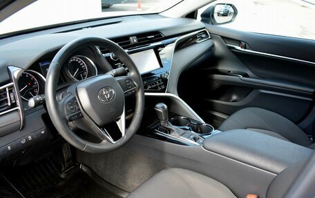 Toyota Camry, 2021 год, 3 299 000 рублей, 10 фотография