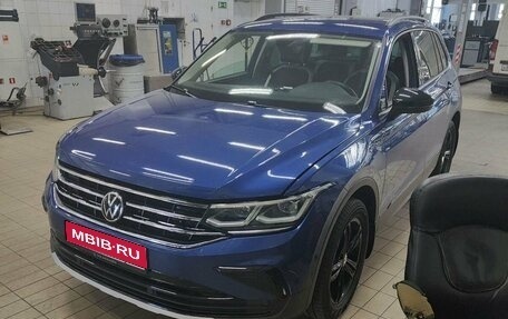 Volkswagen Tiguan II, 2022 год, 3 690 000 рублей, 1 фотография