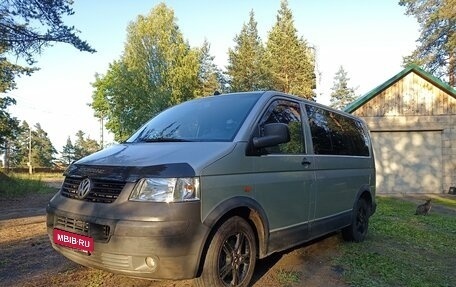 Volkswagen Transporter T5 рестайлинг, 2004 год, 975 000 рублей, 2 фотография