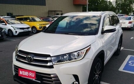 Toyota Highlander III, 2018 год, 4 595 000 рублей, 3 фотография