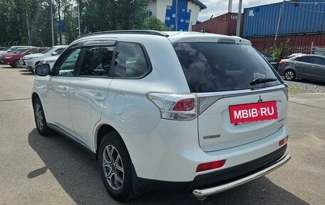 Mitsubishi Outlander III рестайлинг 3, 2013 год, 1 474 400 рублей, 6 фотография