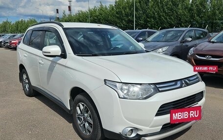 Mitsubishi Outlander III рестайлинг 3, 2013 год, 1 474 400 рублей, 3 фотография