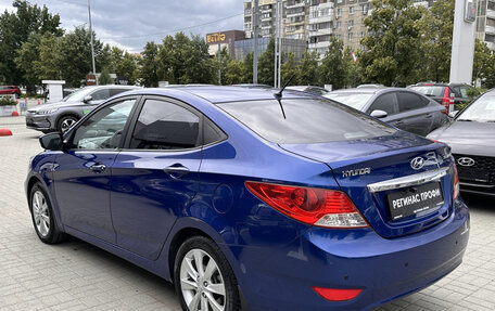 Hyundai Solaris II рестайлинг, 2011 год, 999 000 рублей, 6 фотография