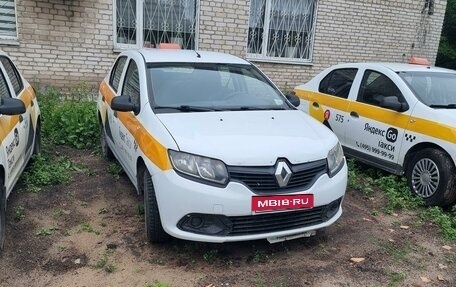 Renault Logan II, 2017 год, 220 000 рублей, 2 фотография
