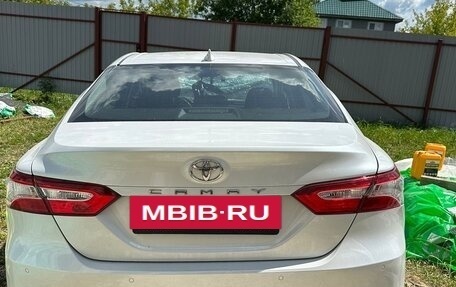 Toyota Camry, 2021 год, 2 400 000 рублей, 5 фотография