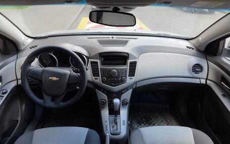 Chevrolet Cruze II, 2010 год, 675 000 рублей, 19 фотография