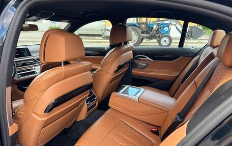 BMW 7 серия, 2016 год, 3 850 000 рублей, 14 фотография