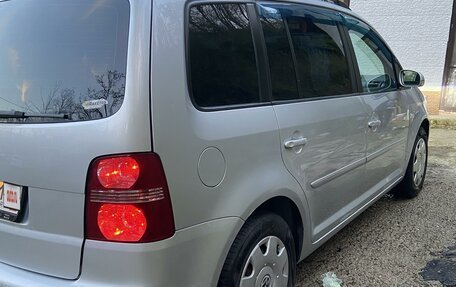 Volkswagen Touran III, 2007 год, 800 000 рублей, 7 фотография