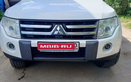 Mitsubishi Pajero IV, 2008 год, 1 990 000 рублей, 2 фотография