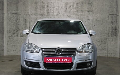Volkswagen Jetta VI, 2010 год, 745 000 рублей, 2 фотография
