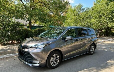 Toyota Sienna, 2020 год, 5 600 000 рублей, 2 фотография