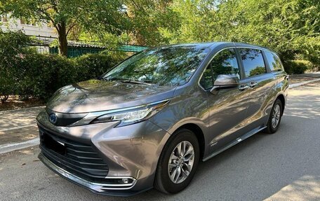 Toyota Sienna, 2020 год, 5 600 000 рублей, 4 фотография