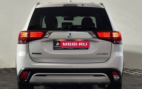 Mitsubishi Outlander III рестайлинг 3, 2020 год, 2 320 011 рублей, 5 фотография