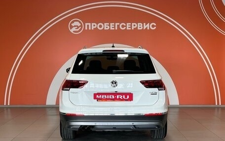 Volkswagen Tiguan II, 2017 год, 2 920 000 рублей, 6 фотография