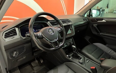 Volkswagen Tiguan II, 2017 год, 2 920 000 рублей, 27 фотография