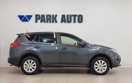 Toyota RAV4, 2013 год, 1 950 000 рублей, 4 фотография