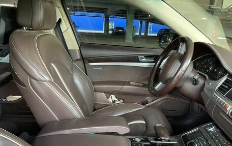 Audi A8, 2011 год, 1 850 000 рублей, 16 фотография