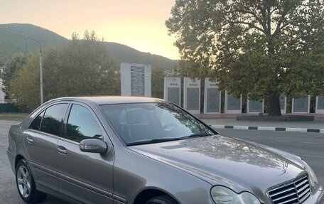 Mercedes-Benz C-Класс, 2004 год, 950 000 рублей, 4 фотография