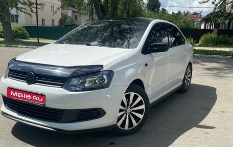 Volkswagen Polo VI (EU Market), 2013 год, 1 300 000 рублей, 1 фотография