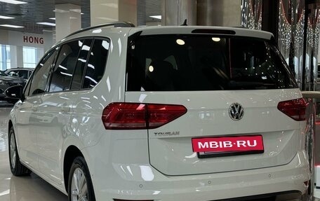 Volkswagen Touran III, 2019 год, 1 985 000 рублей, 2 фотография