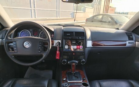 Volkswagen Touareg III, 2004 год, 653 000 рублей, 5 фотография