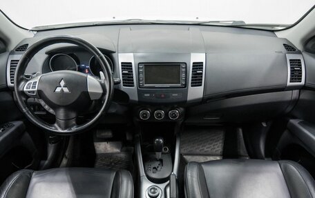 Mitsubishi Outlander III рестайлинг 3, 2010 год, 1 330 000 рублей, 12 фотография