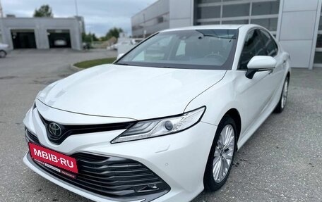 Toyota Camry, 2019 год, 3 500 000 рублей, 1 фотография