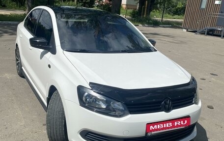 Volkswagen Polo VI (EU Market), 2013 год, 1 300 000 рублей, 3 фотография