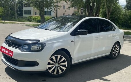 Volkswagen Polo VI (EU Market), 2013 год, 1 300 000 рублей, 2 фотография