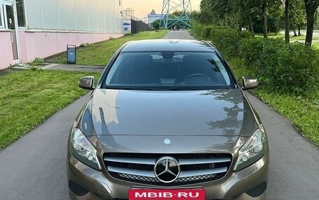 Mercedes-Benz A-Класс, 2013 год, 1 300 000 рублей, 2 фотография