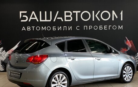 Opel Astra J, 2011 год, 635 000 рублей, 2 фотография