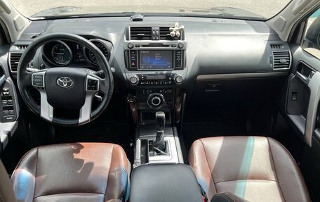 Toyota Land Cruiser Prado 150 рестайлинг 2, 2016 год, 4 500 000 рублей, 13 фотография
