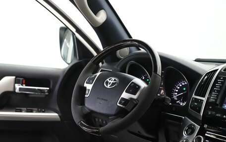 Toyota Land Cruiser 200, 2013 год, 3 199 000 рублей, 15 фотография