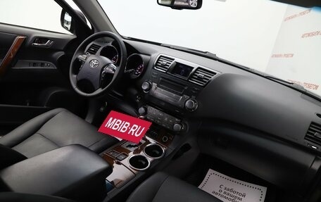 Toyota Highlander III, 2013 год, 1 899 000 рублей, 5 фотография