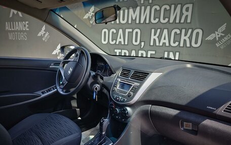 Hyundai Solaris II рестайлинг, 2015 год, 1 170 000 рублей, 29 фотография