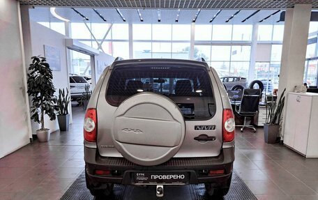 Chevrolet Niva I рестайлинг, 2018 год, 859 900 рублей, 6 фотография