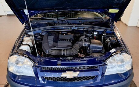 Chevrolet Niva I рестайлинг, 2017 год, 930 000 рублей, 9 фотография