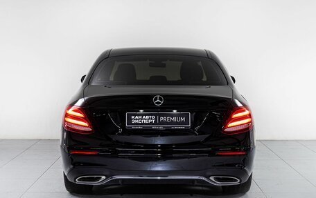 Mercedes-Benz E-Класс, 2019 год, 4 070 000 рублей, 5 фотография