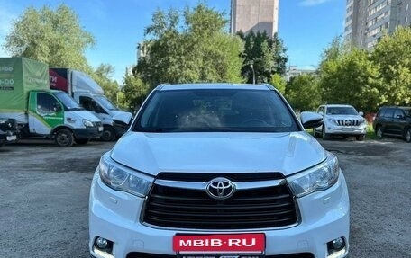 Toyota Highlander III, 2014 год, 3 050 000 рублей, 3 фотография