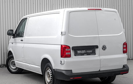 Volkswagen Transporter T6 рестайлинг, 2019 год, 1 825 000 рублей, 7 фотография