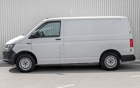 Volkswagen Transporter T6 рестайлинг, 2019 год, 1 825 000 рублей, 8 фотография