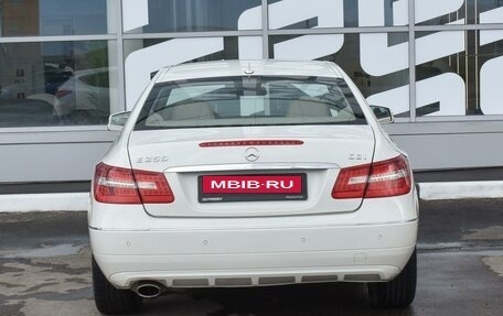 Mercedes-Benz E-Класс, 2010 год, 1 999 000 рублей, 4 фотография