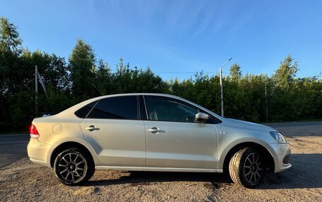 Volkswagen Polo VI (EU Market), 2011 год, 890 000 рублей, 4 фотография