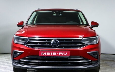 Volkswagen Tiguan II, 2021 год, 3 099 000 рублей, 2 фотография