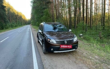 Renault Sandero I, 2013 год, 817 000 рублей, 1 фотография