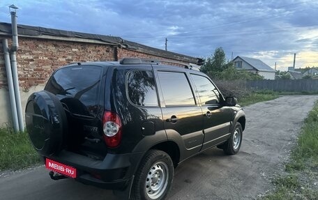 Chevrolet Niva I рестайлинг, 2011 год, 700 000 рублей, 2 фотография