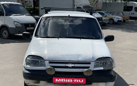 Chevrolet Niva I рестайлинг, 2003 год, 139 000 рублей, 2 фотография